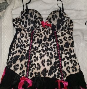 Sexy Leopard and mesh corset style top